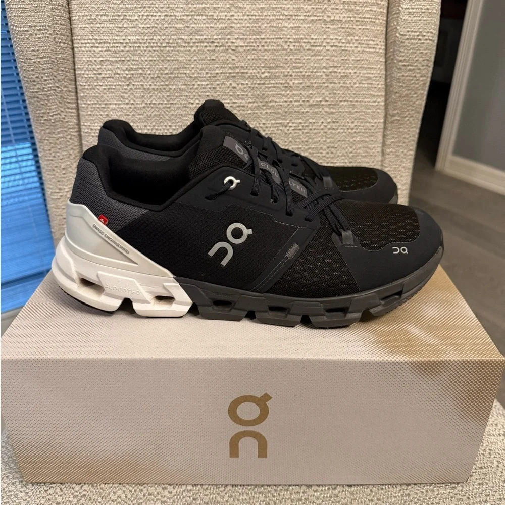On Running Men's Black Cloudrunner Sneakers